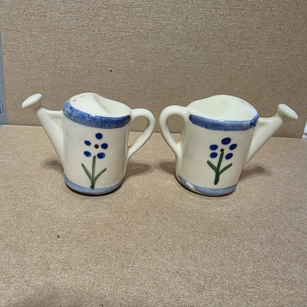 Vtg Pottery Watering Can Salt Pepper Shaker Set #224